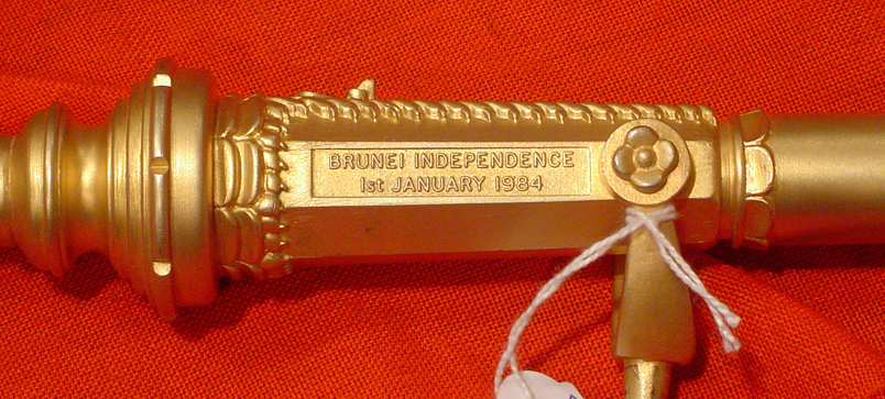 A Solid Gilt Bronze, Beautiful, Independence of Brunei 1984 Desk Cannon