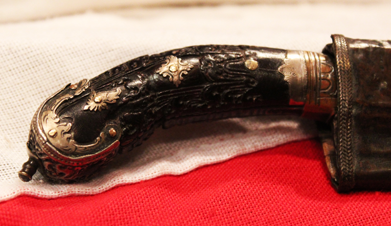 Antique 17th-18th century Sinhalese Nobleman's Dagger Piha Kaetta, With Fabulous Carved Black Coral Grip, and Very Unually With its Original Scabbard.