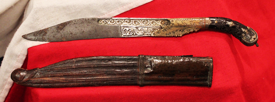 Antique 17th-18th century Sinhalese Nobleman's Dagger Piha Kaetta, With Fabulous Carved Black Coral Grip, and Very Unually With its Original Scabbard.
