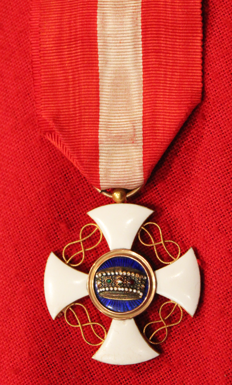 A Stunning Italian 'Order of the Crown of Italy' in Gold; Knight's Cross Medal. With Polychrome Transluscent Enamel Of The Crown Of Savoy