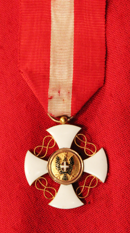 A Stunning Italian 'Order of the Crown of Italy' in Gold; Knight's Cross Medal. With Polychrome Transluscent Enamel Of The Crown Of Savoy
