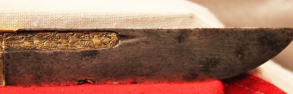 A Very Nice Black Coral Handled Gold Alloy Sinhalese King's Knife Piha-Kaetta (Pihiya)