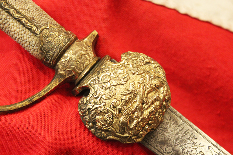 A Wondrous Quality 18th Century Gilt Bronze Hilted Royal Naval Officers Sword of Hunting Hanger Form