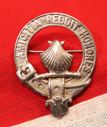 Original Vintage Scottish Pringle Clan Bonnet Badge, with Latin Clan Motto 'Amicitia Reddit Honores' With Clam Shell Crest Hallmarked Edinburgh Silver