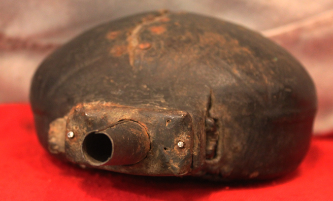 18th Century Ching Dynasty Chinese Matchlock Musket Powder Flask. Qianlong {aka Chien-lung} Period