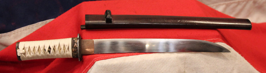 Most Attractive Koto Period Tanto Around 600 Years Old Imperial White Ito
