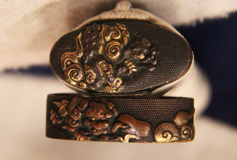 Most Attractive Koto Period Tanto Around 600 Years Old Imperial White Ito