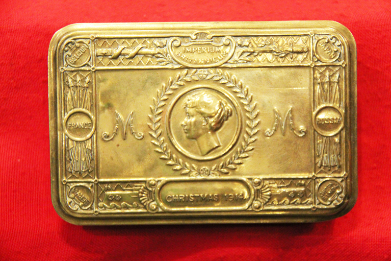 Very Good Princess Mary Box, Complete With Original Personal Letters, Paperwork and Original Contents To Essex Regiment Regular