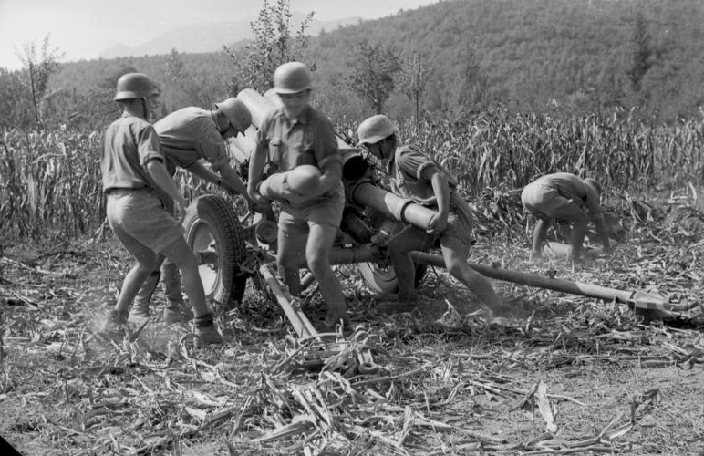 A Fabulous and Extremely Scarce, Original, WW2 German Third Reich 'Nebelwerfer 41' Un-Fired or Failed Detonation Rocket. D-Day 'Operation Overlord' Vintage