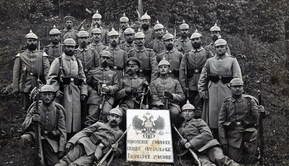 A Scarce Original Imperial German WW1, Elite 'Guards' Regiment Pickelhaub Helmet Cover, In Khaki. An Ideal Addition For a Collector of The Rare Forms of Guards Infantry Pickelhaub