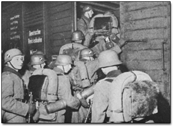 A Very Good WW2 1942 German Infantry Fur Backed Tornistor Back-Pack