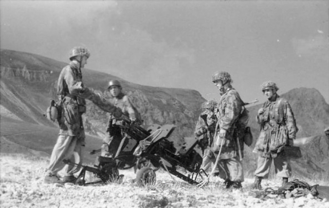 Fabulous, Very Rare WW2 German Luftwaffe Falshirmjager Mobile Artillery Shells & Case with Luftwaffe Falshirmjager Issue stamps