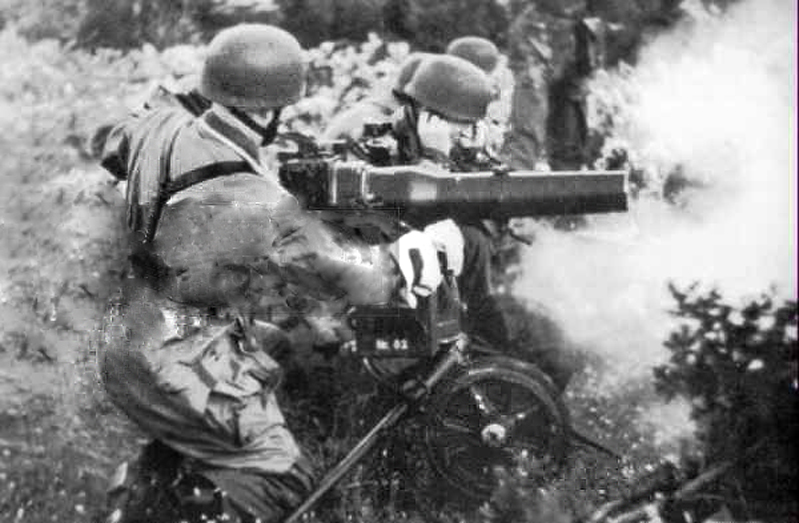 Fabulous, Very Rare WW2 German Luftwaffe Falshirmjager Mobile Artillery Shells & Case with Luftwaffe Falshirmjager Issue stamps