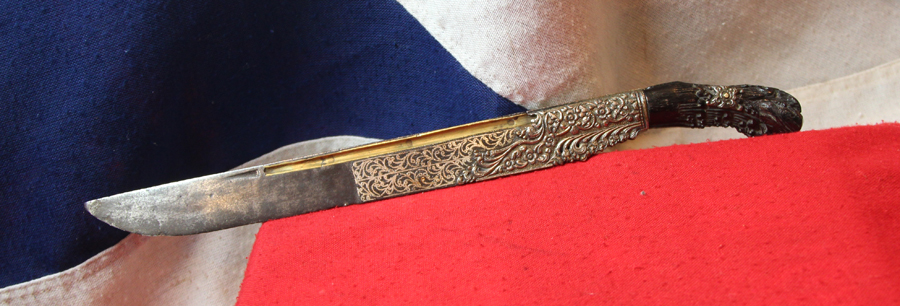 A Late 1600’s Very Fine Black Coral Handled Sinhalese King’s or Noble’s Knife. A Royal Piha-Kaetta (Pihiya)