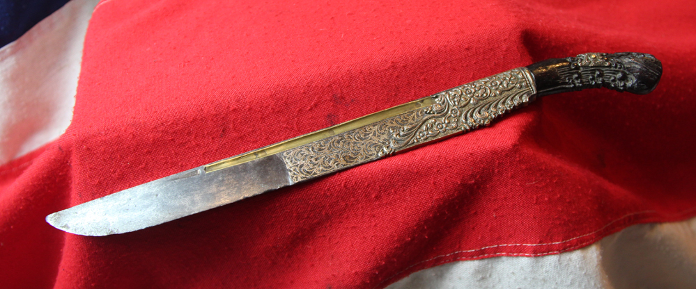 A Late 1600’s Very Fine Black Coral Handled Sinhalese King’s or Noble’s Knife. A Royal Piha-Kaetta (Pihiya)