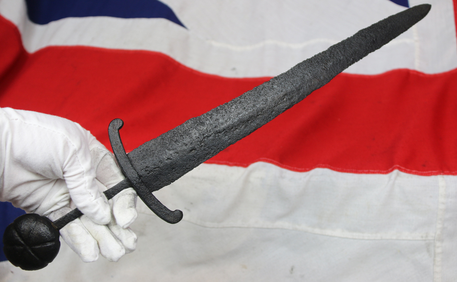 A Fabulous, Original, Museum Piece, A Medieval Knight's 13th to 15th Century Long Dagger From the Time of the Plantagenet & Lancastrian Kings, From Henry IIIrd, Edwards I/II/III, Richard IInd to King Henry IVth, & King Henry Vth's Battle of Agincourt