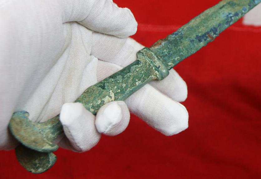 A Beautiful Greco-Persian Wars Bronze Age Long Dagger Around 2500 Years Old. Such as From The Battles of Marathon, Thermopylae and Plataea