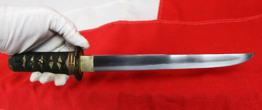 A Beautiful Antique Edo Period 1598-1868 Tanto Signed Satsuma ju Yoshizane