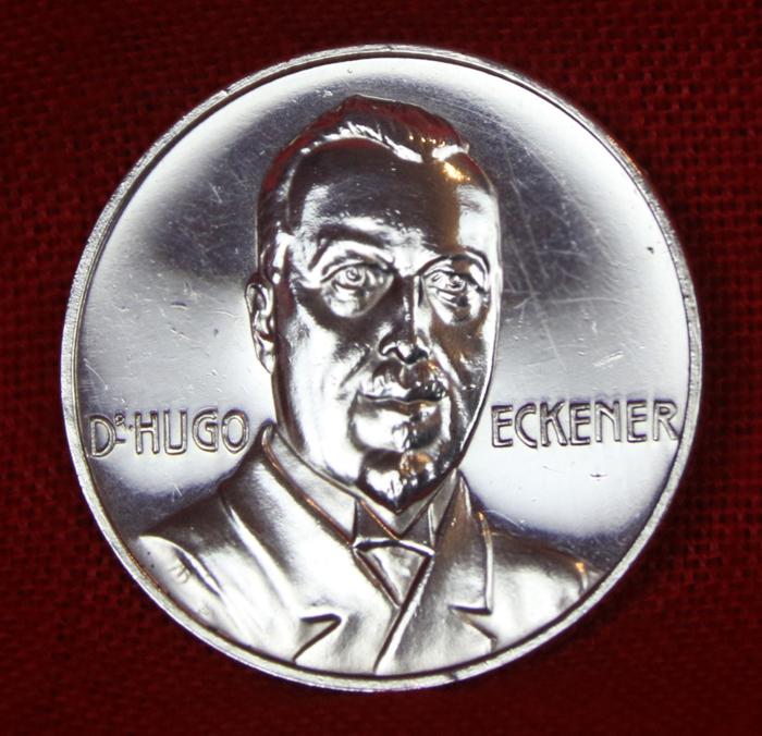 1924 LZ126 Zeppelin Medal . The Flight Of The LZ 126 (ZRIII) To America (USS Los Angeles, USN) Record 81 Hours Medal 1924. Dr. Hugo Eckener, High Grade Silver