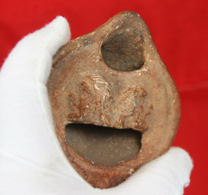 A Beautiful, Impressed Twin Head Profile Roman Oil lamp 1st to 2nd Century, Imperial Roman Province Period. From the Time of Pontus Pilate & King Herod, to The Eruptions of Pompeii