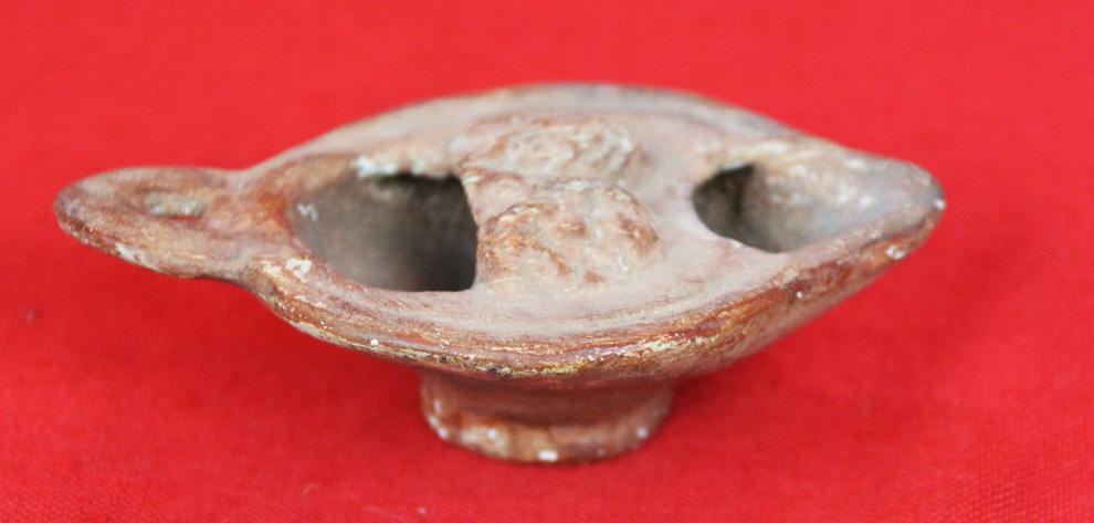 A Beautiful, Impressed Twin Head Profile Roman Oil lamp 1st to 2nd Century, Imperial Roman Province Period. From the Time of Pontus Pilate & King Herod, to The Eruptions of Pompeii