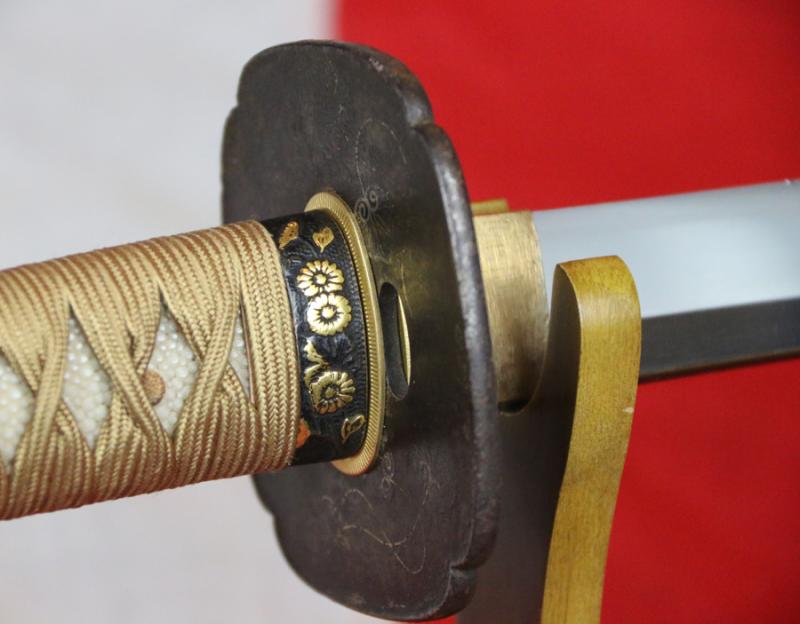 A Very Fine Yasutsugu School Katana, circa 1675-1684 Likely the 4th Generation, Signed, with Aoi Mon, Namban Tetsu Oite Bushu Edo Echizen Yasutsugu