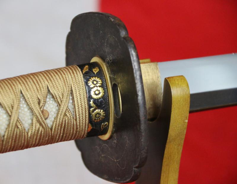 A Very Fine Yasutsugu School Katana, circa 1675-1684 Likely the 4th Generation, Signed, with Aoi Mon, Namban Tetsu Oite Bushu Edo Echizen Yasutsugu