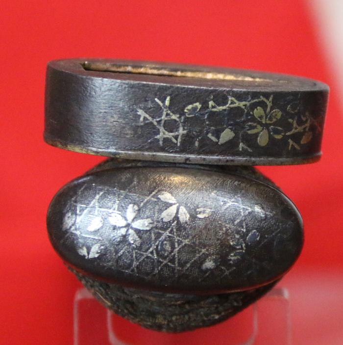 A Most Handsome Shinto Katana That Would Grace Any Museum Grade Collection. Signed Mutsu Daijo Fujiwara Kaneyasu