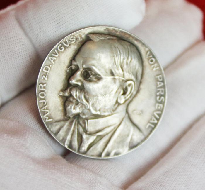 A Very Rare Long Distance Flight Medal, Major von Parseval 1909