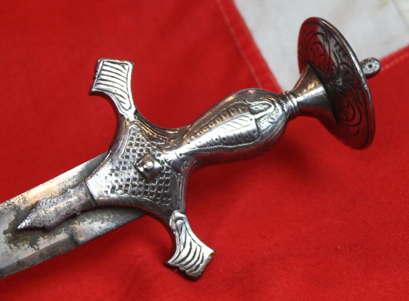 A Beautiful Mughul High Ranking Warrior's Sword Talwar 17th-18th Century, Likely Wootz or Damascus Kilij Form Blade