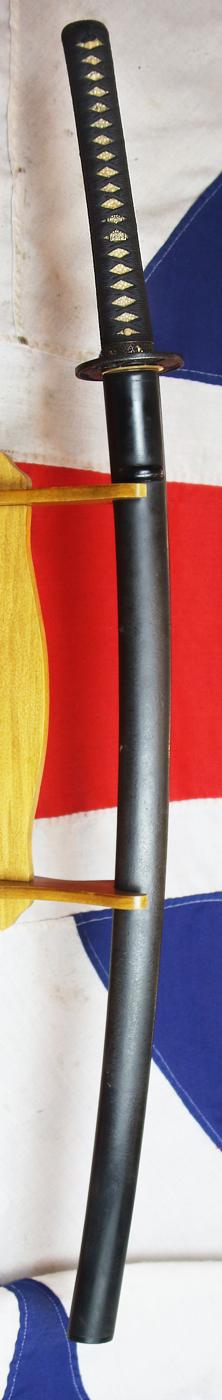 Samurai Katana Signed Kaneuji Around 1680, With The Toyatomi Clan & Imperial Kiri Kamon. With a Pair of Edo Ni Bu Ban Kin Rectangular ‘Bar’ Gold Coin Menuki. It Has an Amazingly Beautiful Polished Blade, With A Truly Elegant Curvature.