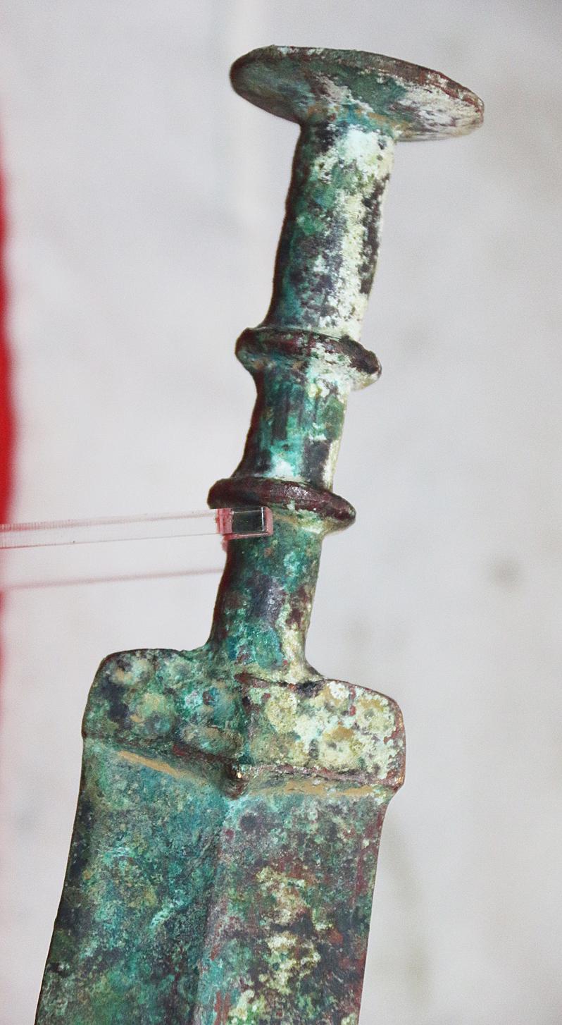 Archaic Chinese Warrior's Bronze Sword, Around 2,300 to 2,800 Years Old, From the Zhou Dynasty to the Qin Dynasty, Including the Period of the Great Military Doctrine 'The Art of War' by General Sun-Tzu