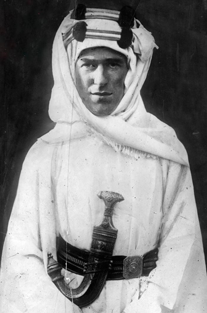 A Yemeni Jambiya A Stunning WW1 Yemeni 'Lawrence of Arabia's' Favoured Pattern of Jambiya