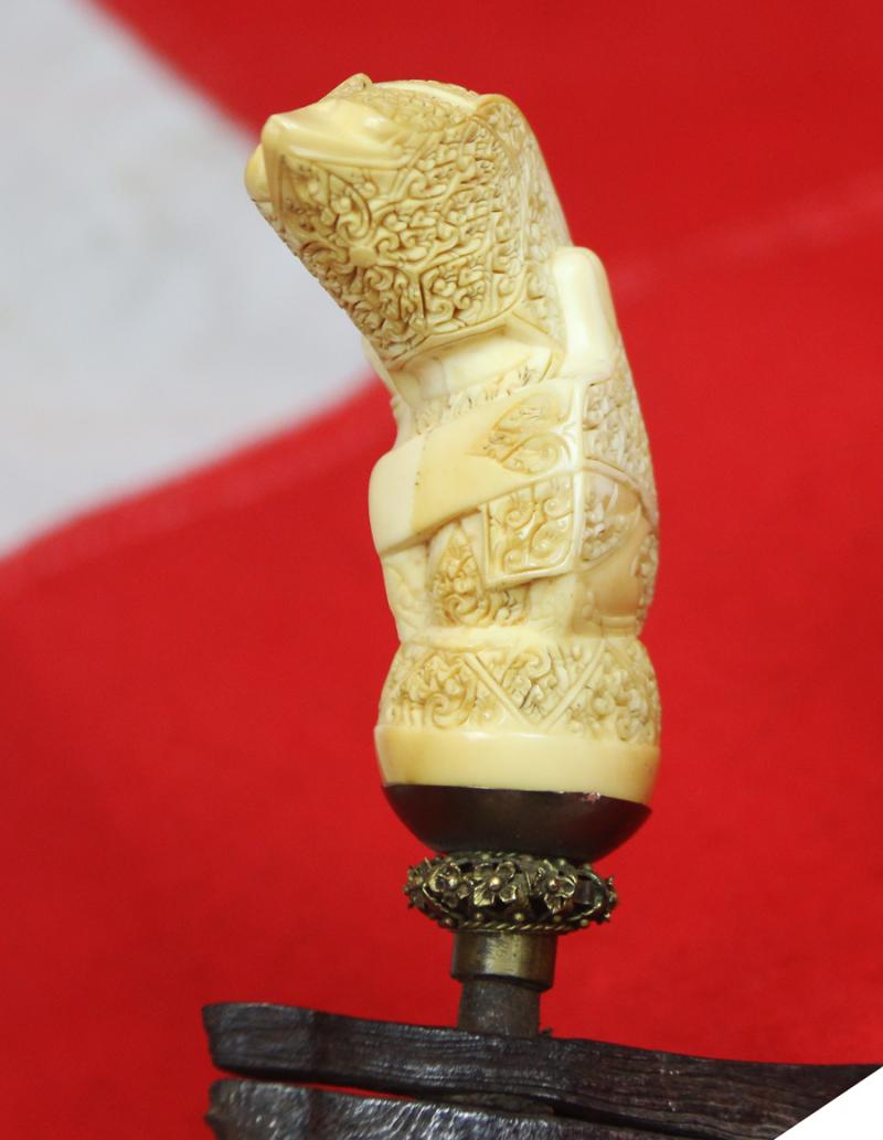 An Absolutely Stunning & Beautiful Carved Sea Ivory Royal Hilted Keris From Palembang, Sumatra 18th Century, Meteorite Blade. A Near Pair To An Example In The Royal Collection Presented To King George IVth in 1817, When He Was The Prince Regent