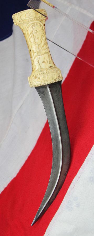 A Beautiful Indo Persian 'Tiger's Claw' Khanjar Walrus Sea Ivory and Wootz Watered Steel Bladed Dagger,
