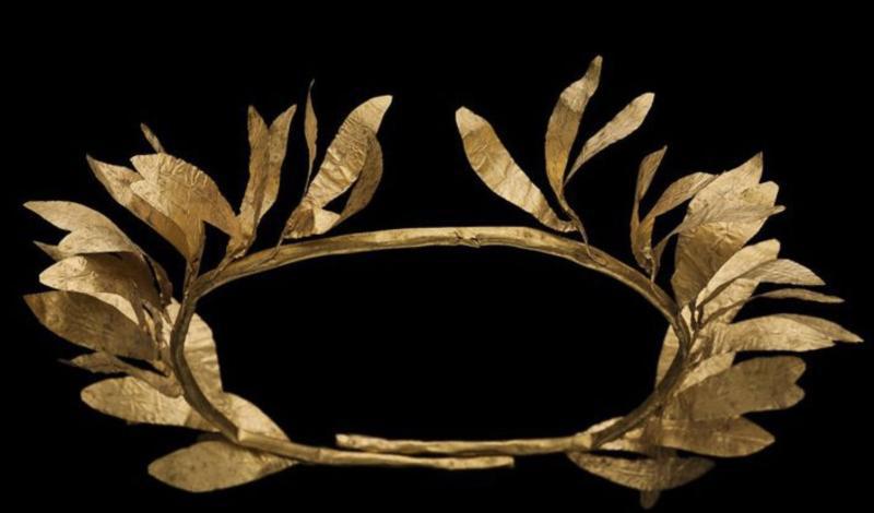 A Magnificent Ancient Greek Wreath of Victory, A Crown of Hammered Gold. From the Era of Alexander The Great. Circa 300 BC. Now Re-Assembled For Our Display