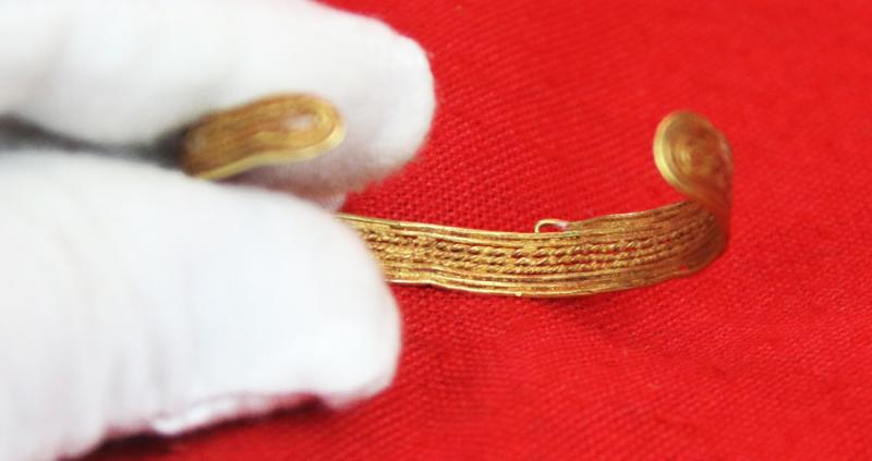 A Simply Breathtaking Original Viking High Carat Fine Gold Bracelet, Most Likely By An Irish Master Goldsmith, In Twisted Gold Wirework That The Irish Goldworkers Were Most Famed, From The 1st Millenia BC to The Viking Era, Circa 10th Century