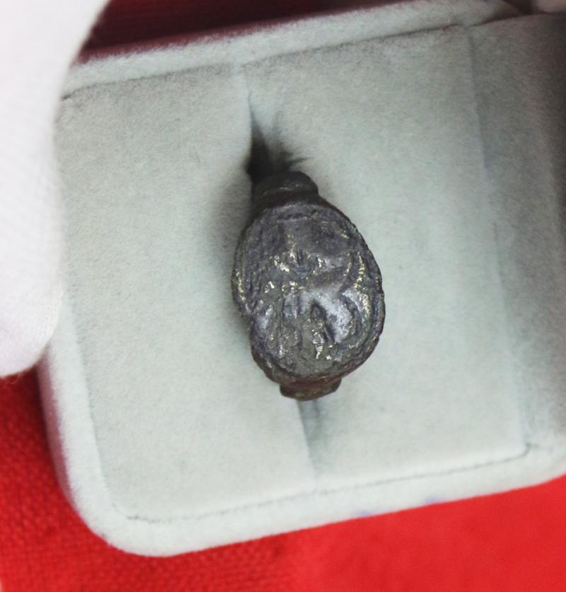 Ancient Early Imperial 1st Century Roman Equestris Legionary's or Centurion's Ring Intalglio Engraved With Horse Mounted Roman