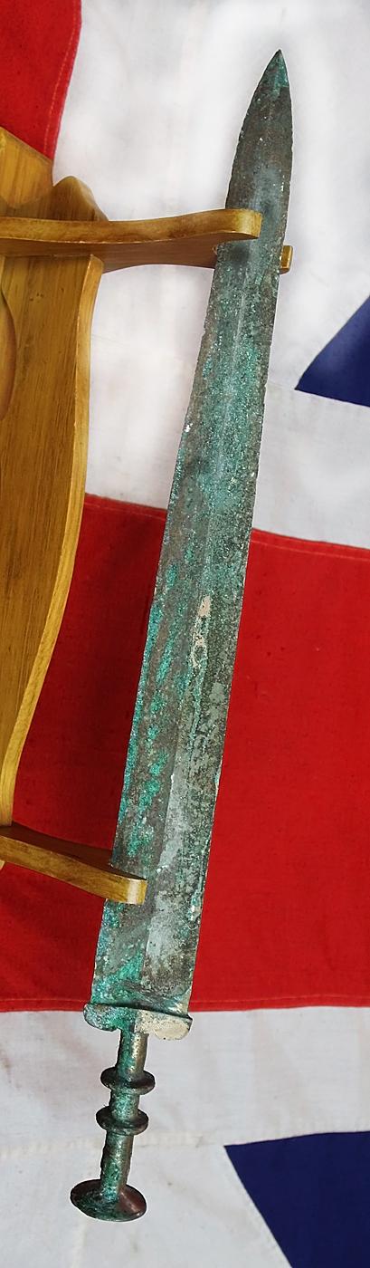 Rare, Archaic Chinese Warrior Prince's Bronze Jian Sword, Overlaid With Gold, Auspicious Metal, Around 2,400 to 2,600 Years Old, From the Zhou Dynasty to the Chin Dynasty, Including the Period of Sun-Tzu'. Likely of The Kingdom of Yue