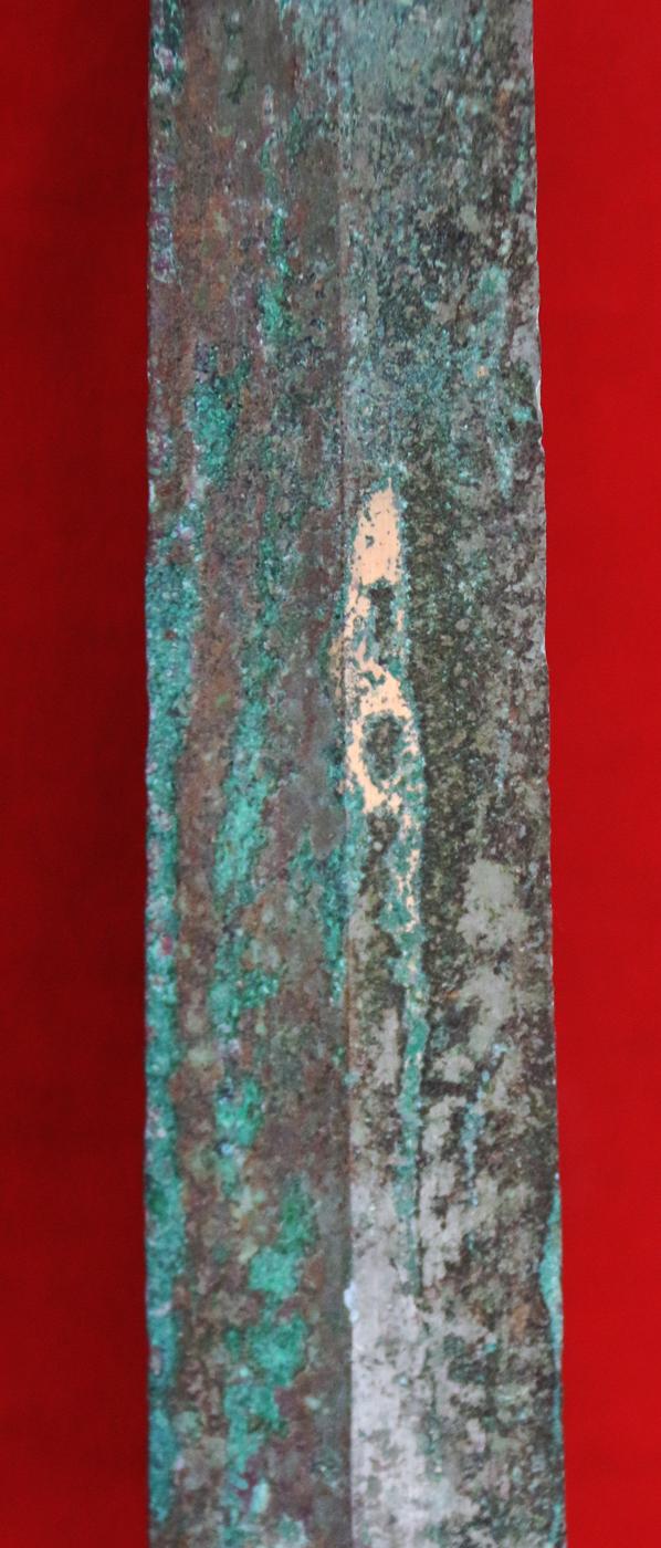 Rare, Archaic Chinese Warrior Prince's Bronze Jian Sword, Overlaid With Gold, Auspicious Metal, Around 2,400 to 2,600 Years Old, From the Zhou Dynasty to the Chin Dynasty, Including the Period of Sun-Tzu'. Likely of The Kingdom of Yue