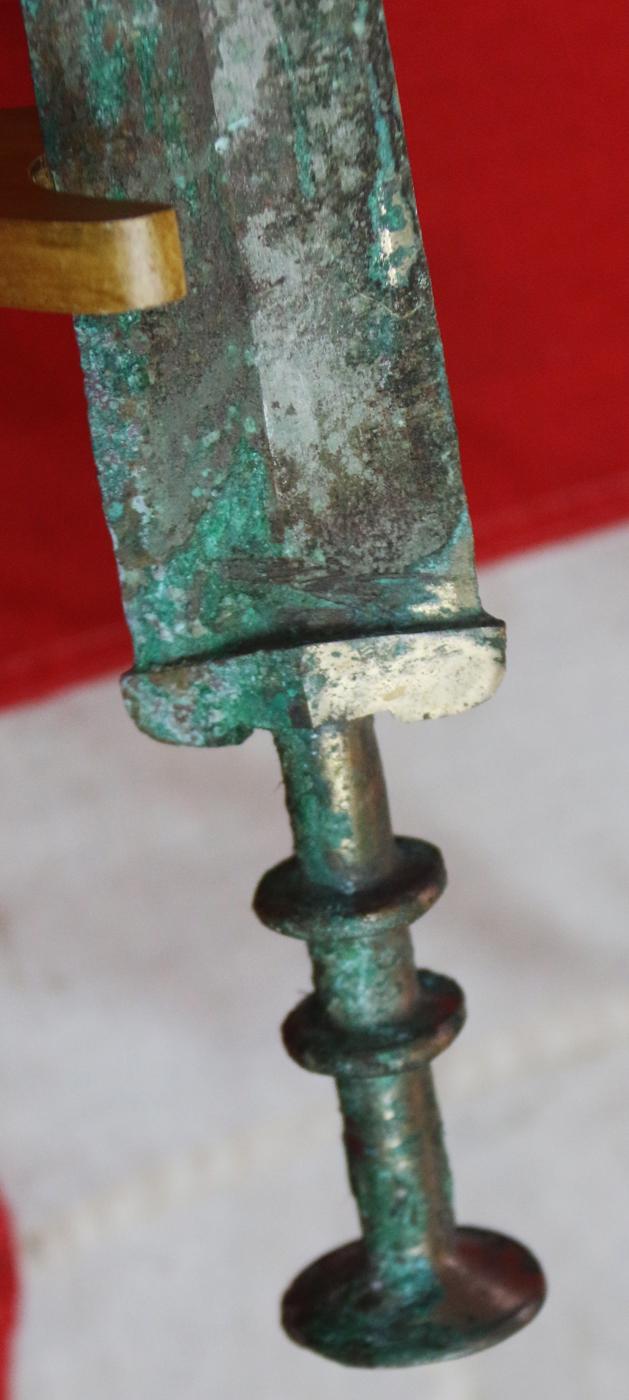 Rare, Archaic Chinese Warrior Prince's Bronze Jian Sword, Overlaid With Gold, Auspicious Metal, Around 2,400 to 2,600 Years Old, From the Zhou Dynasty to the Chin Dynasty, Including the Period of Sun-Tzu'. Likely of The Kingdom of Yue