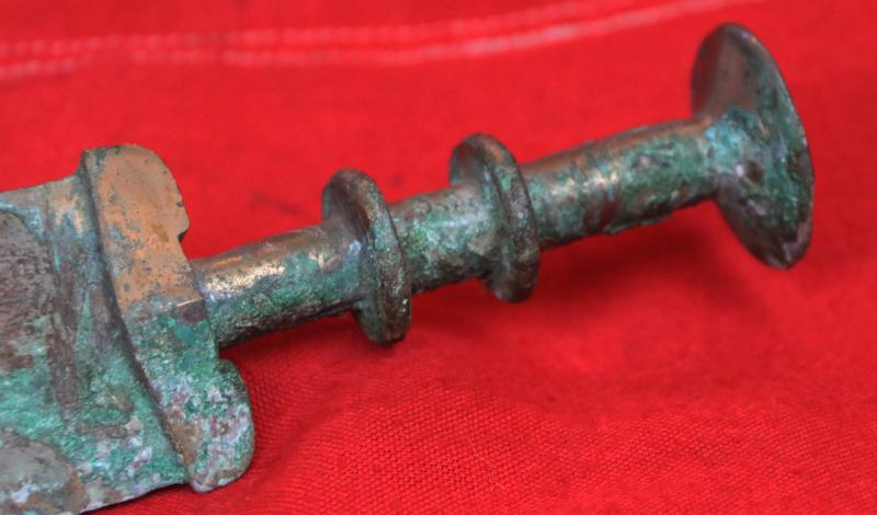 Rare, Archaic Chinese Warrior Prince's Bronze Jian Sword, Overlaid With Gold, Auspicious Metal, Around 2,400 to 2,600 Years Old, From the Zhou Dynasty to the Chin Dynasty, Including the Period of Sun-Tzu'. Likely of The Kingdom of Yue