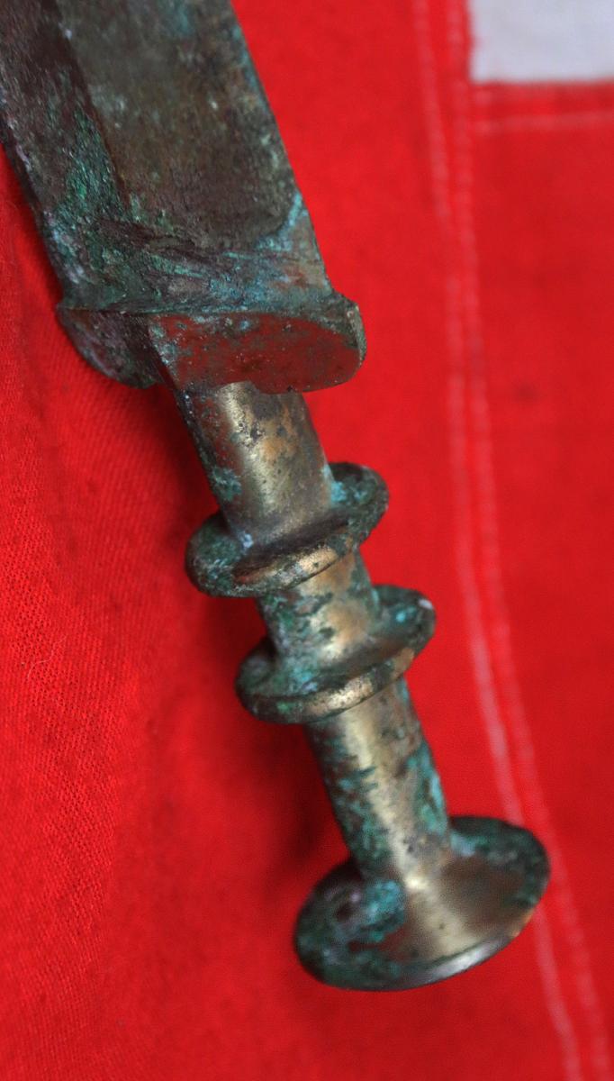 Rare, Archaic Chinese Warrior Prince's Bronze Jian Sword, Overlaid With Gold, Auspicious Metal, Around 2,400 to 2,600 Years Old, From the Zhou Dynasty to the Chin Dynasty, Including the Period of Sun-Tzu'. Likely of The Kingdom of Yue