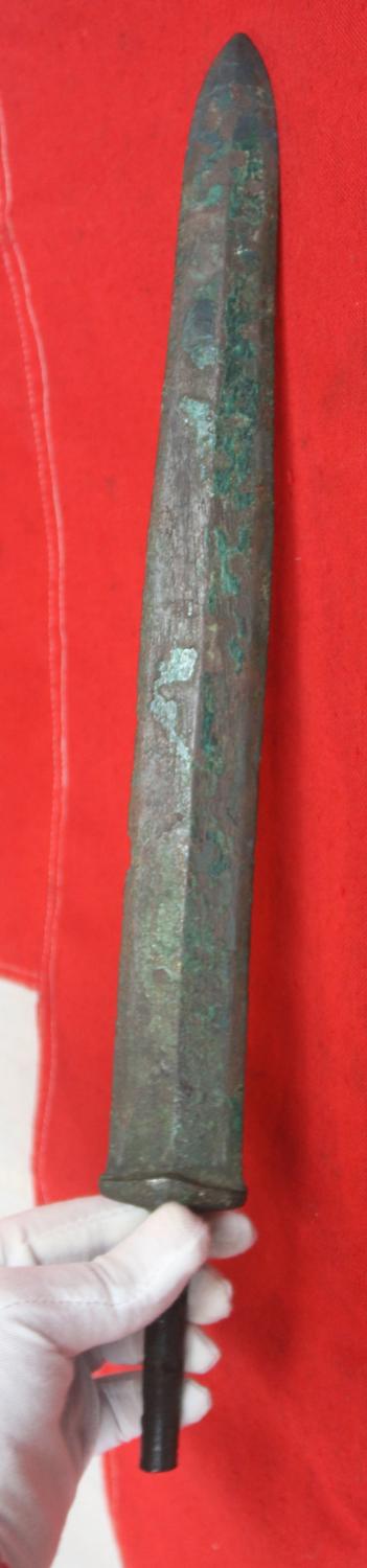 Archaic Chinese Warrior's Bronze Sword, Around 2500 Years Old, From the Zhou Dynasty to the Qin Dynasty, Including the Period of the Great Military Doctrine 'The Art of War' by General Sun-Tzu
