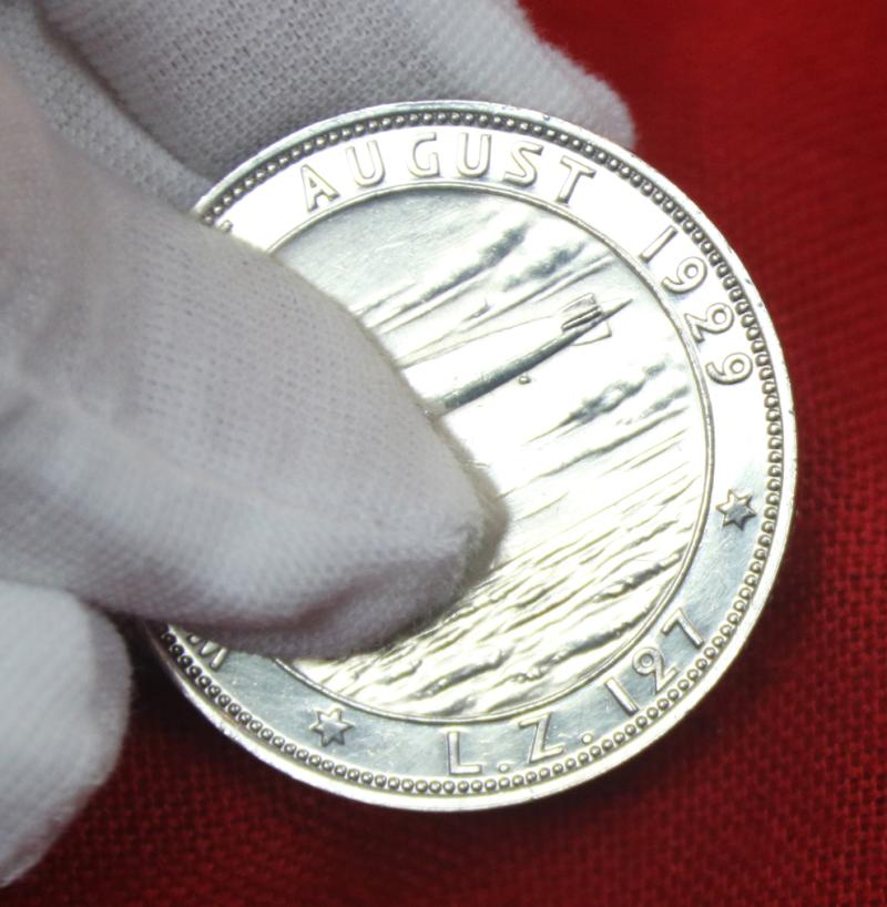 Solid Silver Hallmarked L.Z.127 Graf Zeppelin Airship Aerospace Medal 1929 World Flight Issue