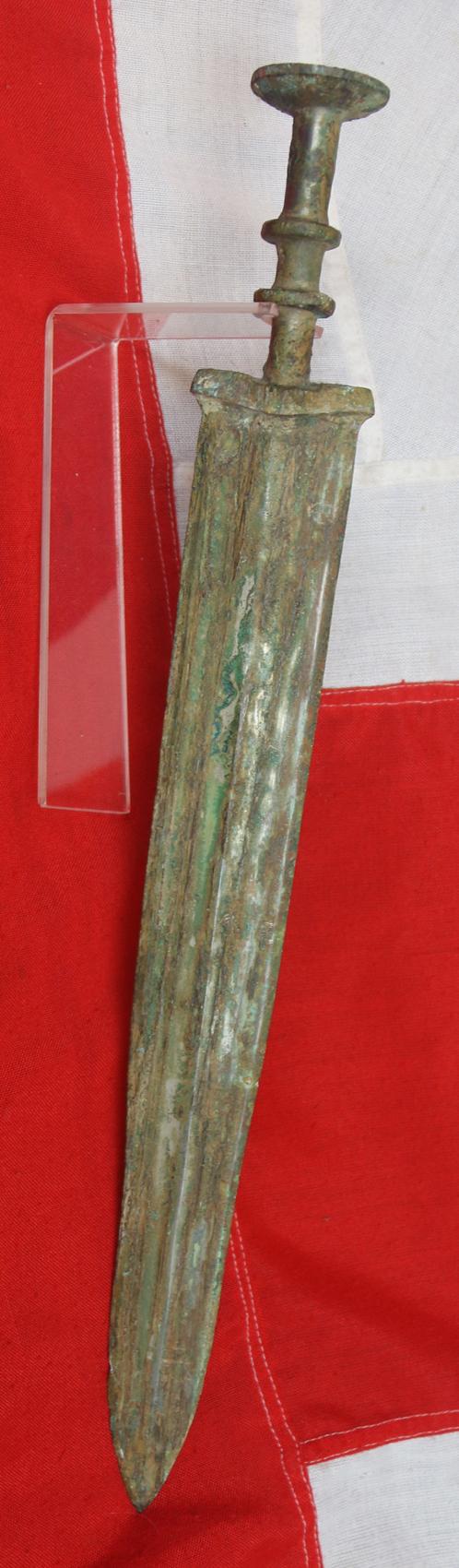 A Rare, Archaic Chinese Warrior's Bronze & Tinned Jian Sword, Around 2,300 to 2,800 Years Old, From the Zhou Dynasty to the Qin Dynasty, Including the Period of the Great Military Doctrine 'The Art of War' by General Sun-Tzu