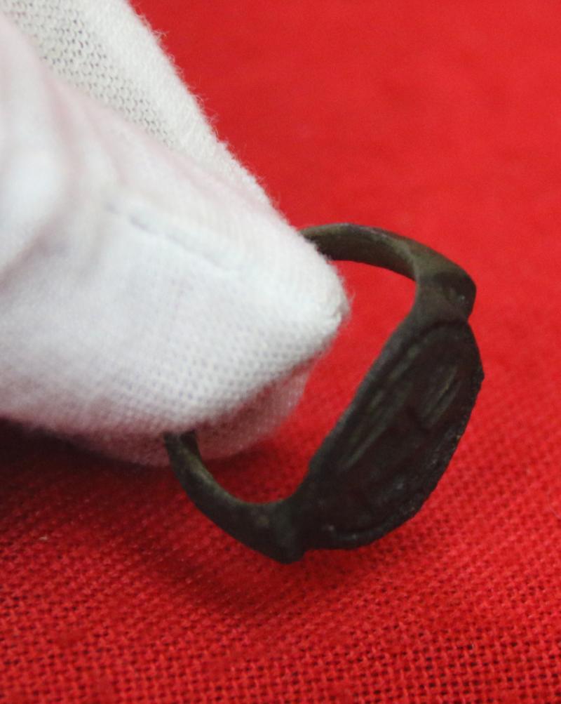 A Beautiful Original Roman 1st to 2nd Century A.D. Modius or Fire Alter Status Seal Ring. Worn From The Reigns Of Emperor Augustus Through To Emperor Flavian