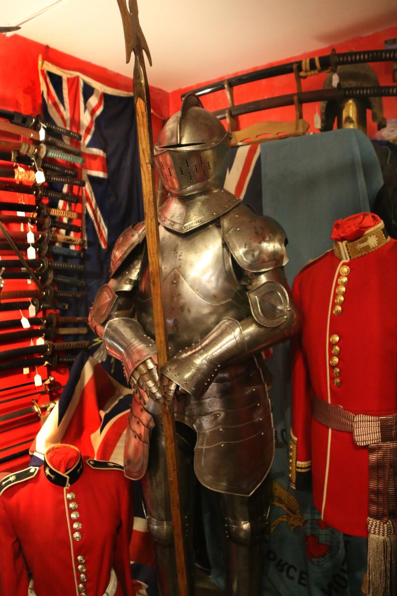 A Beautiful Full Suit of 16th Century Tudor Style Knight’s Historismus Plate Hall Armour with Halbeard Polearm. Fully Leather Strapped & Buckled So Likely, and Potentially, Wearable