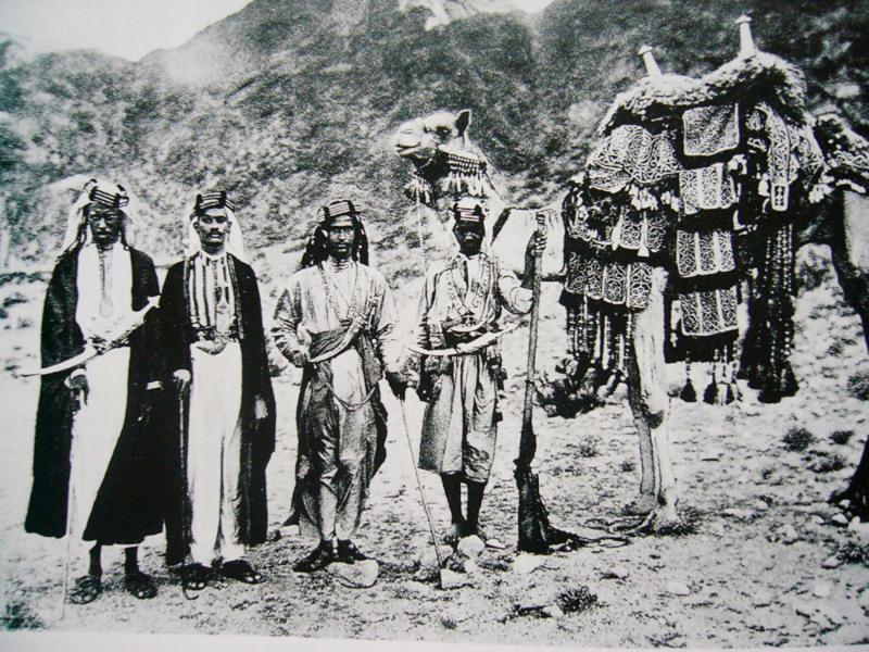 A Fine and Long, Saudi Arabian, Silver & Copper Alloy Dharia Jambiya 19th Century