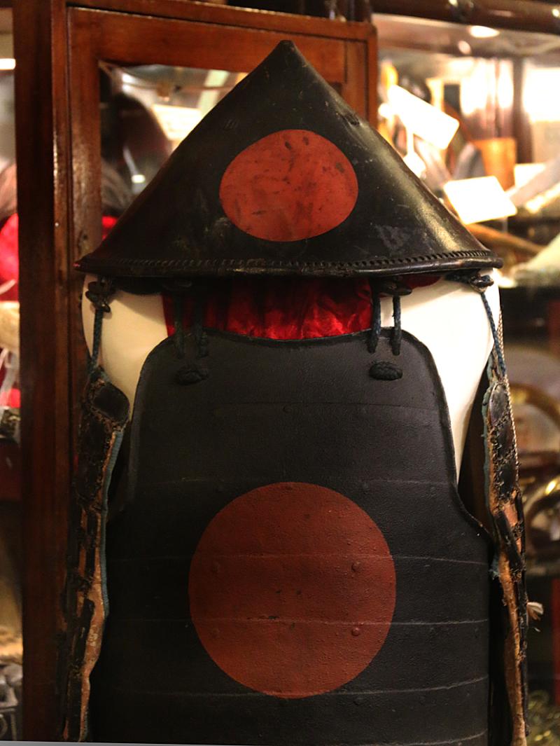 A Very Attractive, and Most Rare Original Antique Edo Era Ashigaru {Foot Samurai} Armour and Jingasa Helmet. Commanded in Battle By The Ashigarugashira 足軽頭 . Around 300 Years Old.